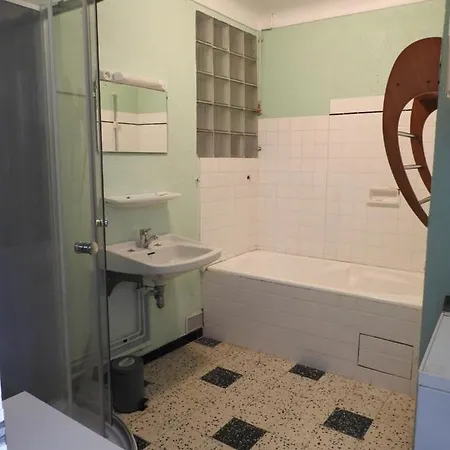 T1 Meuble Vallespir 公寓